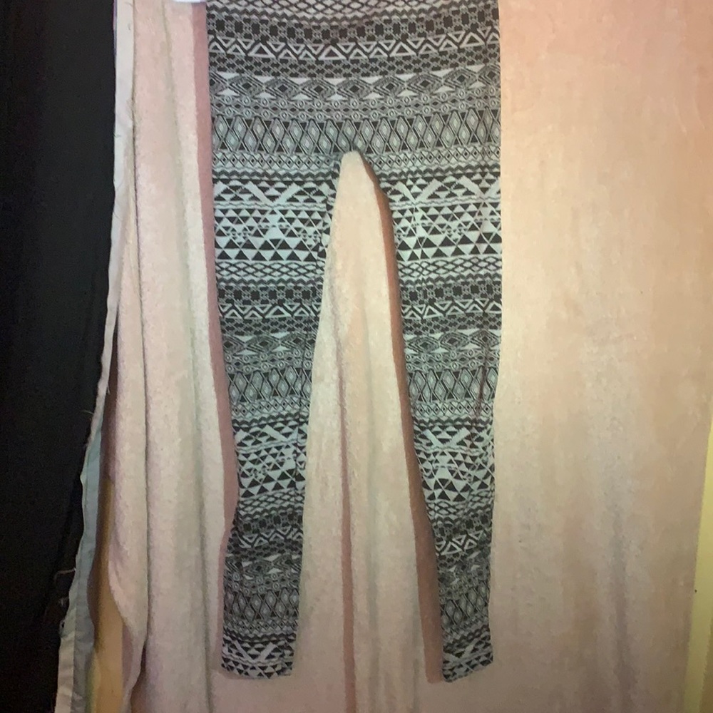 Warm leggings size medium